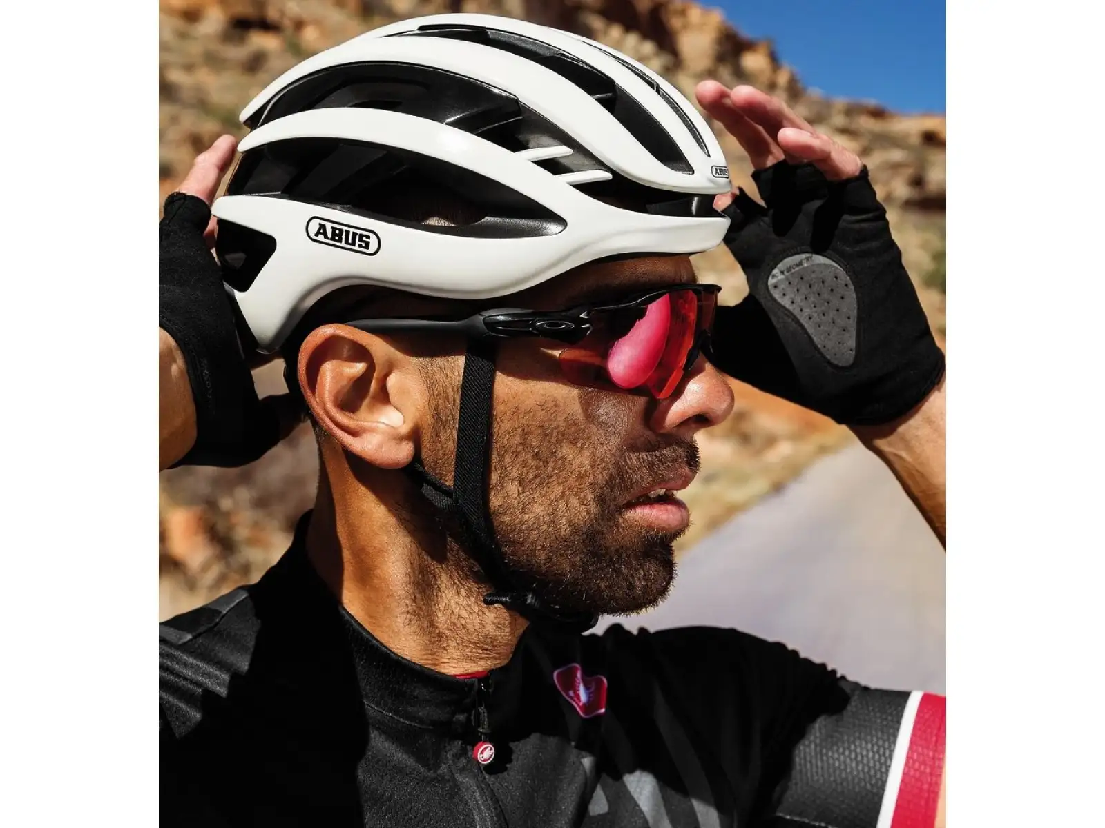 Abus AirBreaker road helmet Polar White Shiny