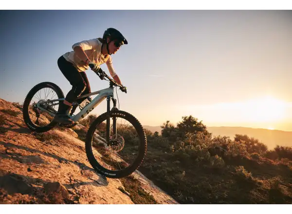 Liv Intrigue X Advanced E+ Elite 2 full suspension e-bike Soap Suds/Aged Denim