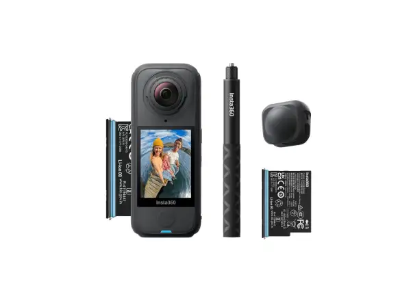 Insta360 X4 Air camera Starter Bundle