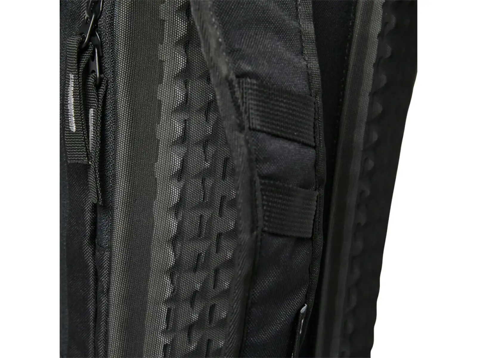 Fox Utility 10 l backpack with reservoir black