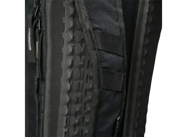 Fox Utility 10 l backpack with reservoir black