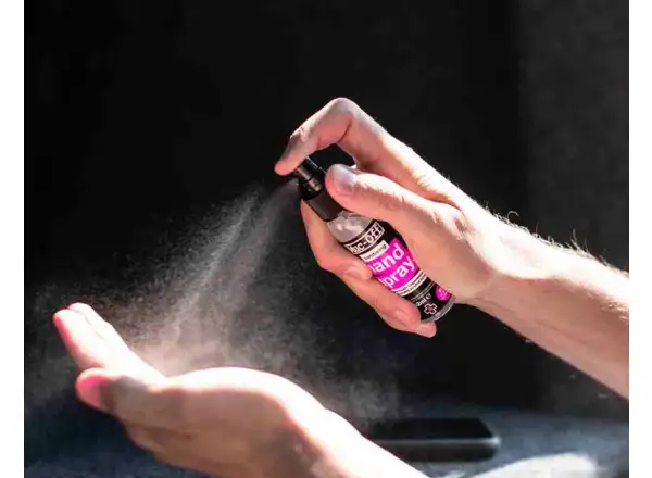Muc Off Sanitising Hand Spray antibacterial hand spray 32 ml