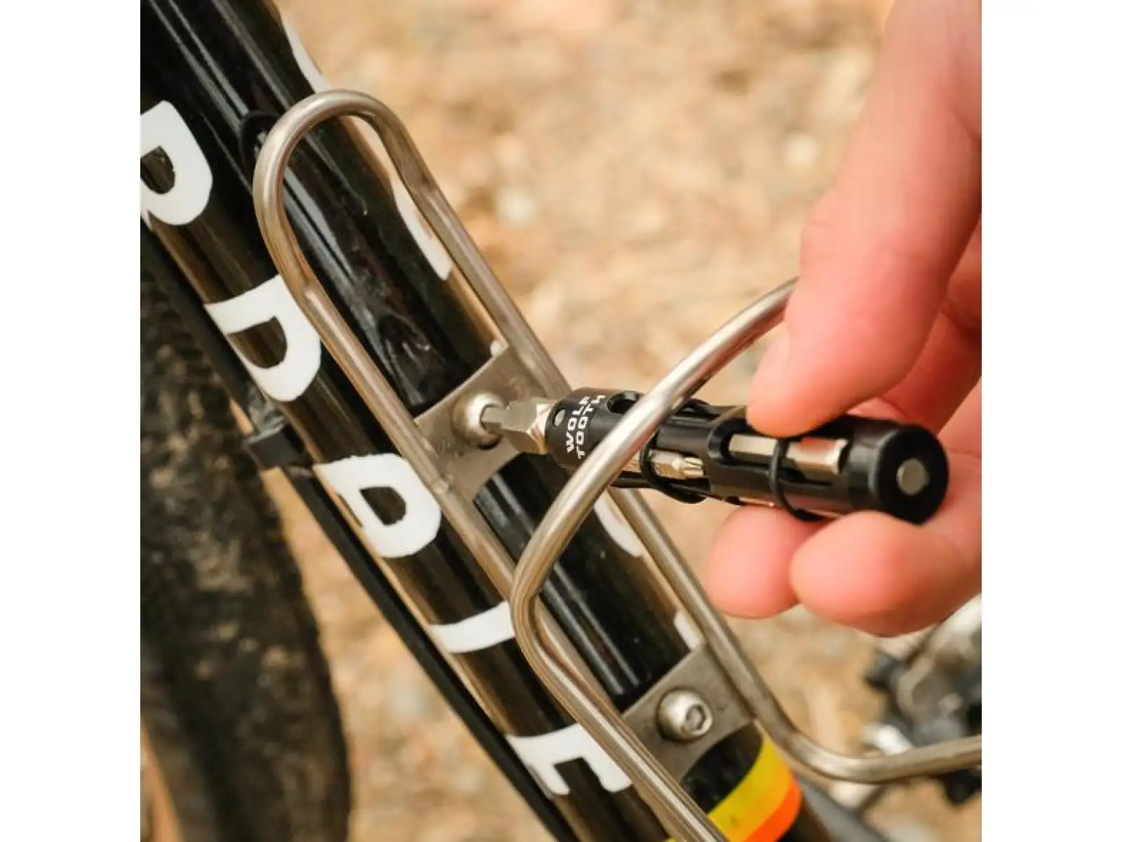 Wolf Tooth EnCase multitool 14 functions