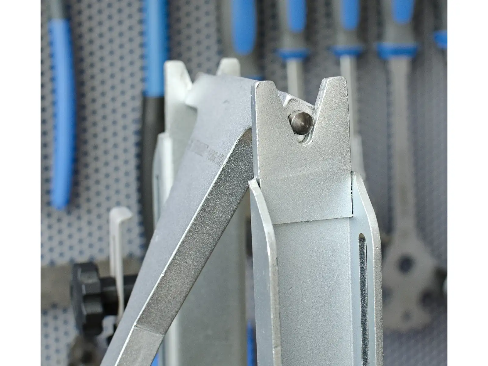 Unior calibration tool 2 for dishing truing fork