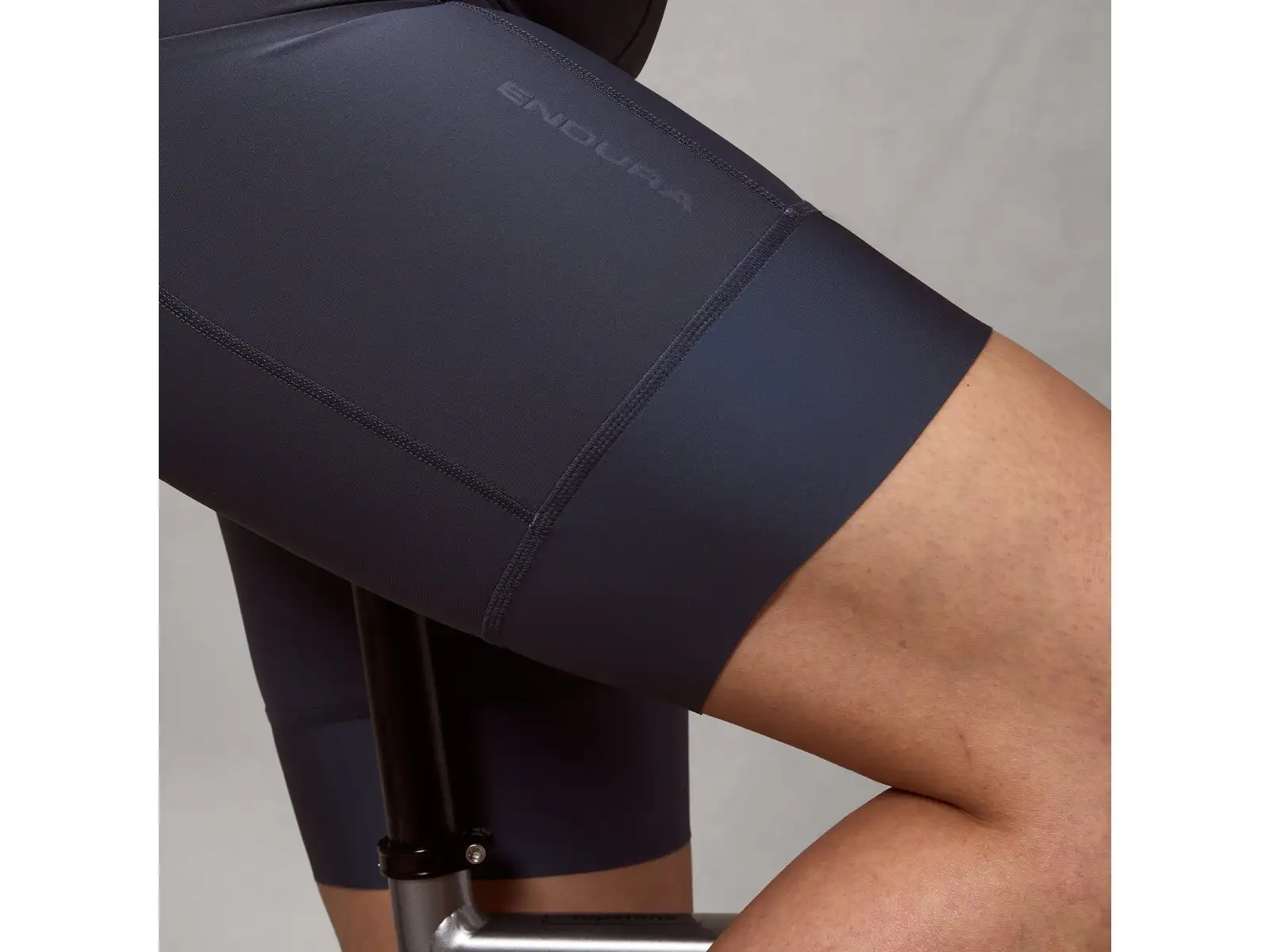 Endura Loop women's shorts with pad Carbon Grey