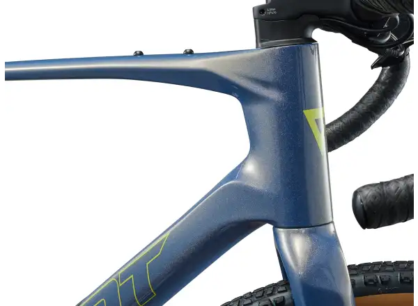 Giant Revolt Advanced 1 gravel bike Midnight Moon