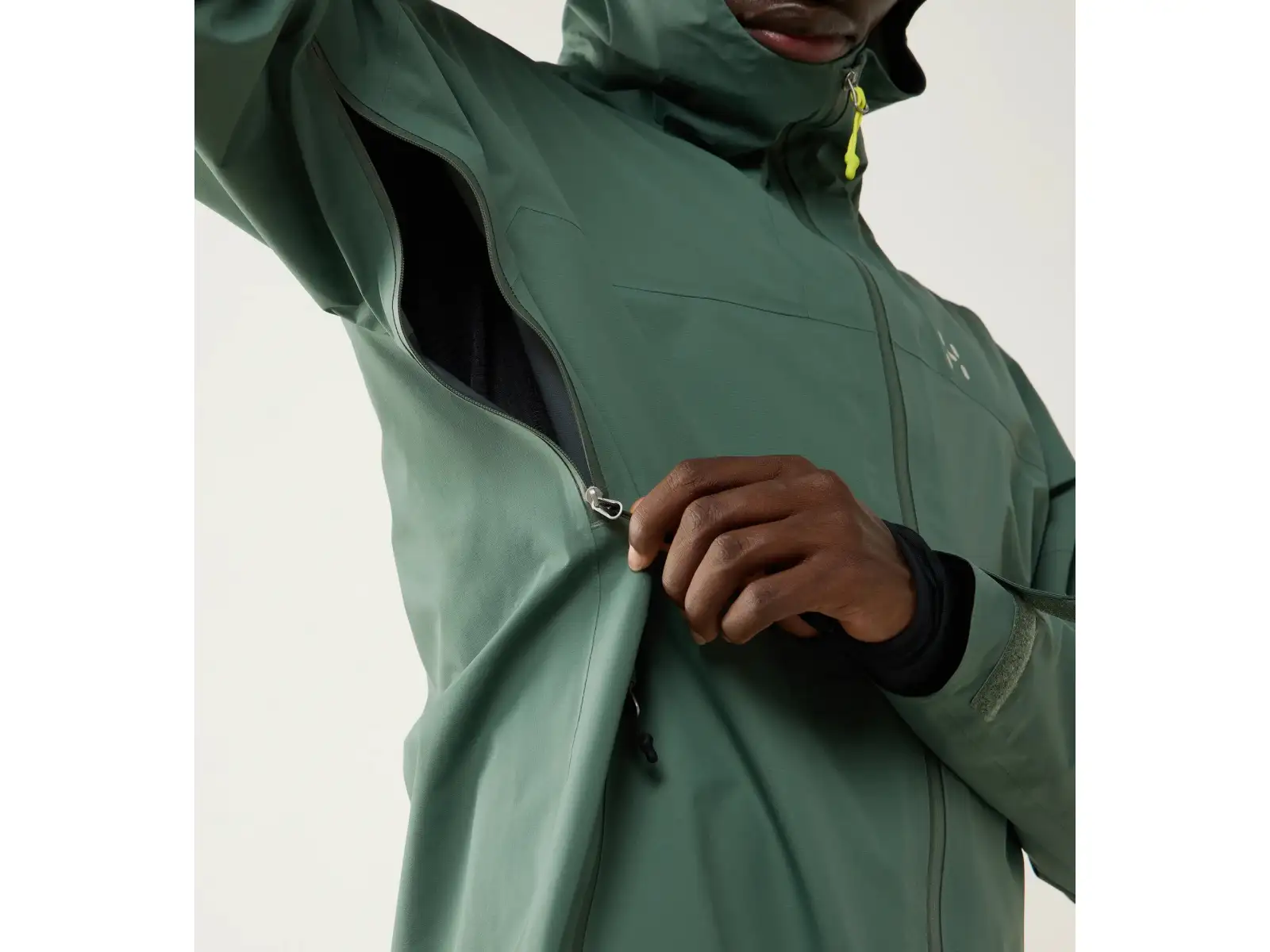 Haglöfs L.I.M AIRAK GTX men's jacket Chlorophyll Green