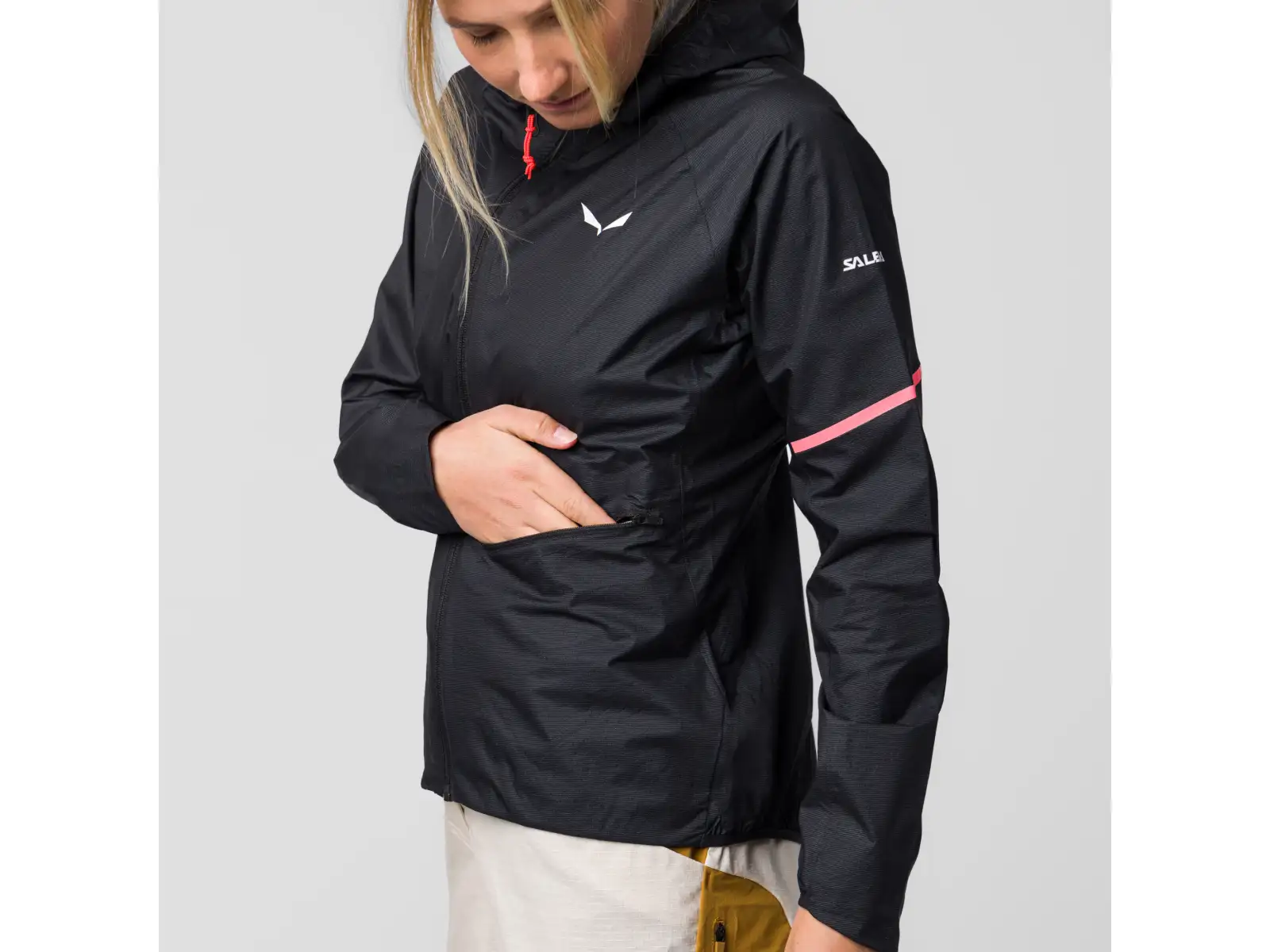 Salewa Vento PTX 2.5 L women's jacket Black Out