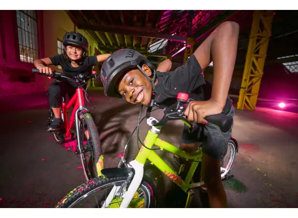 Woom GO 3 Automagic kids bike neon lime