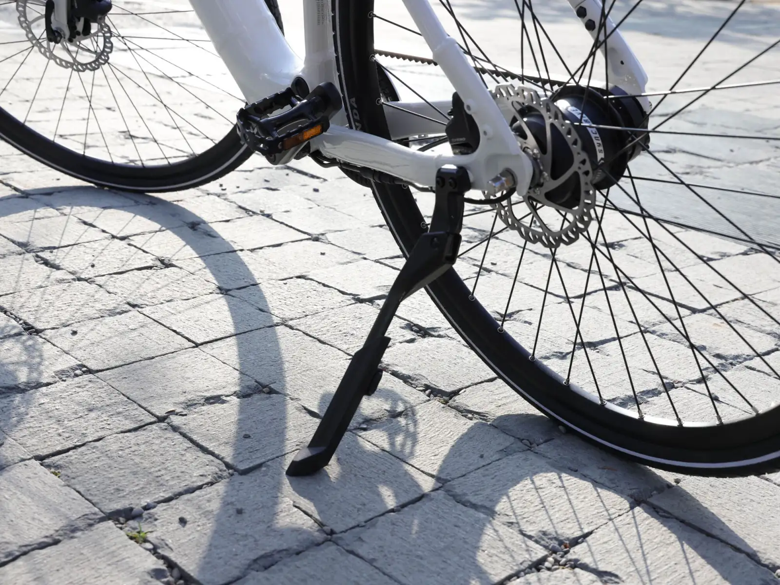 Momentum Voya E+3 city e-bike Lunar