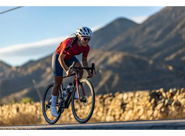 Liv EnviLiv Advanced 2 women's road bike Sangria