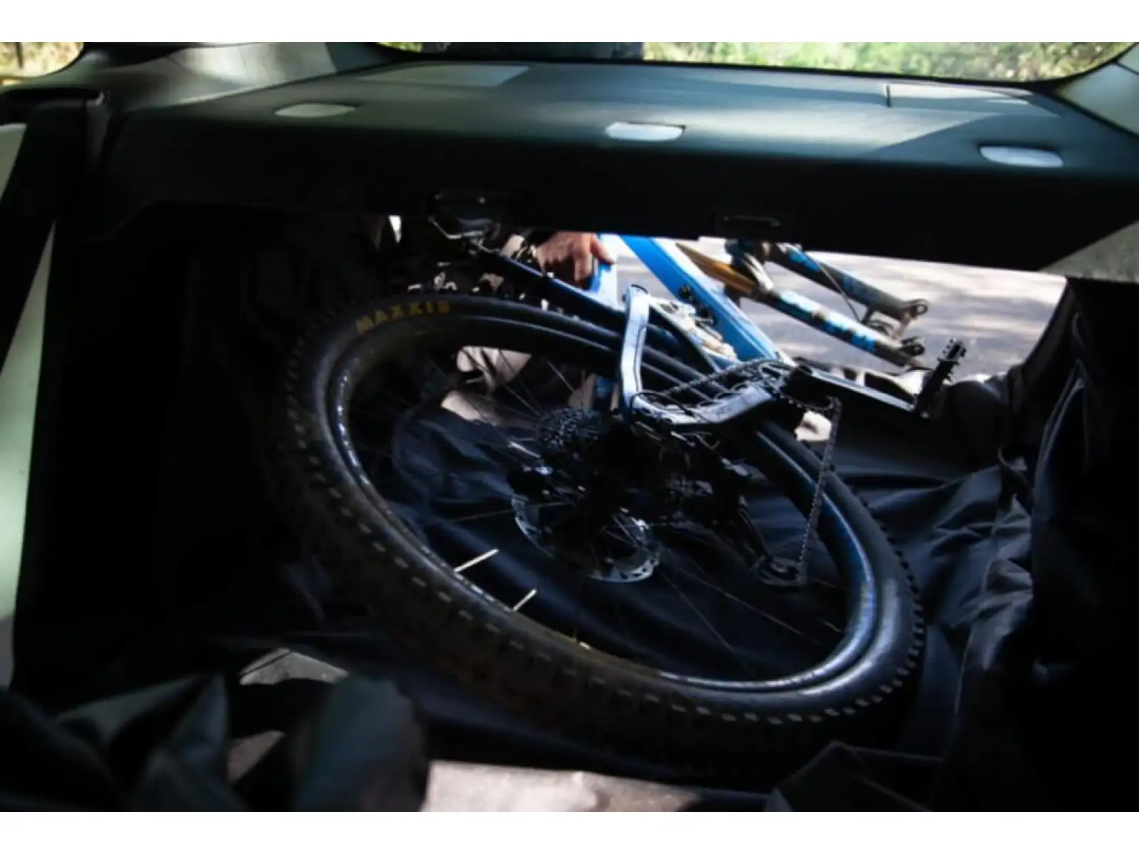 Hiplok Rideshield protective pad 2700 x 1020 mm black