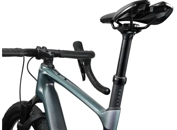 Giant Revolt X Advanced Pro 0 gravel bike Airglow Black Currant