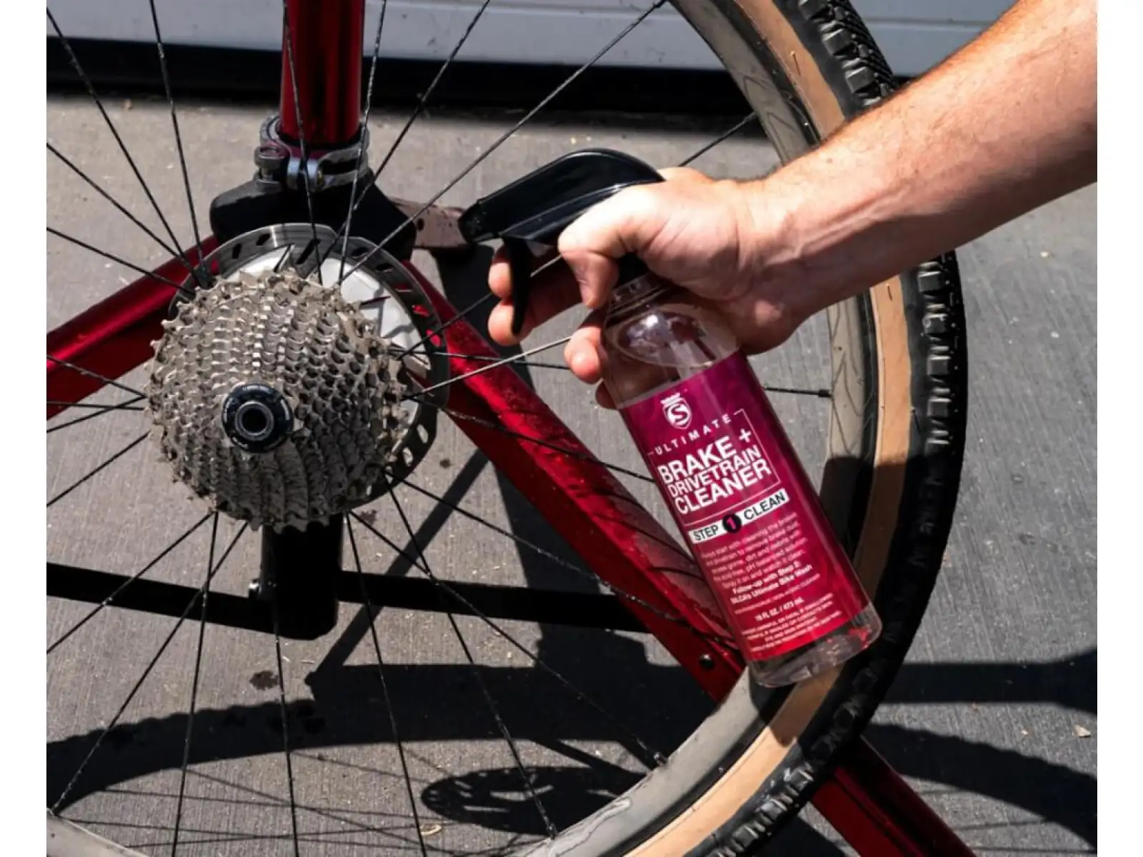Silca Ultimate cleaner of discs and chain - step 1