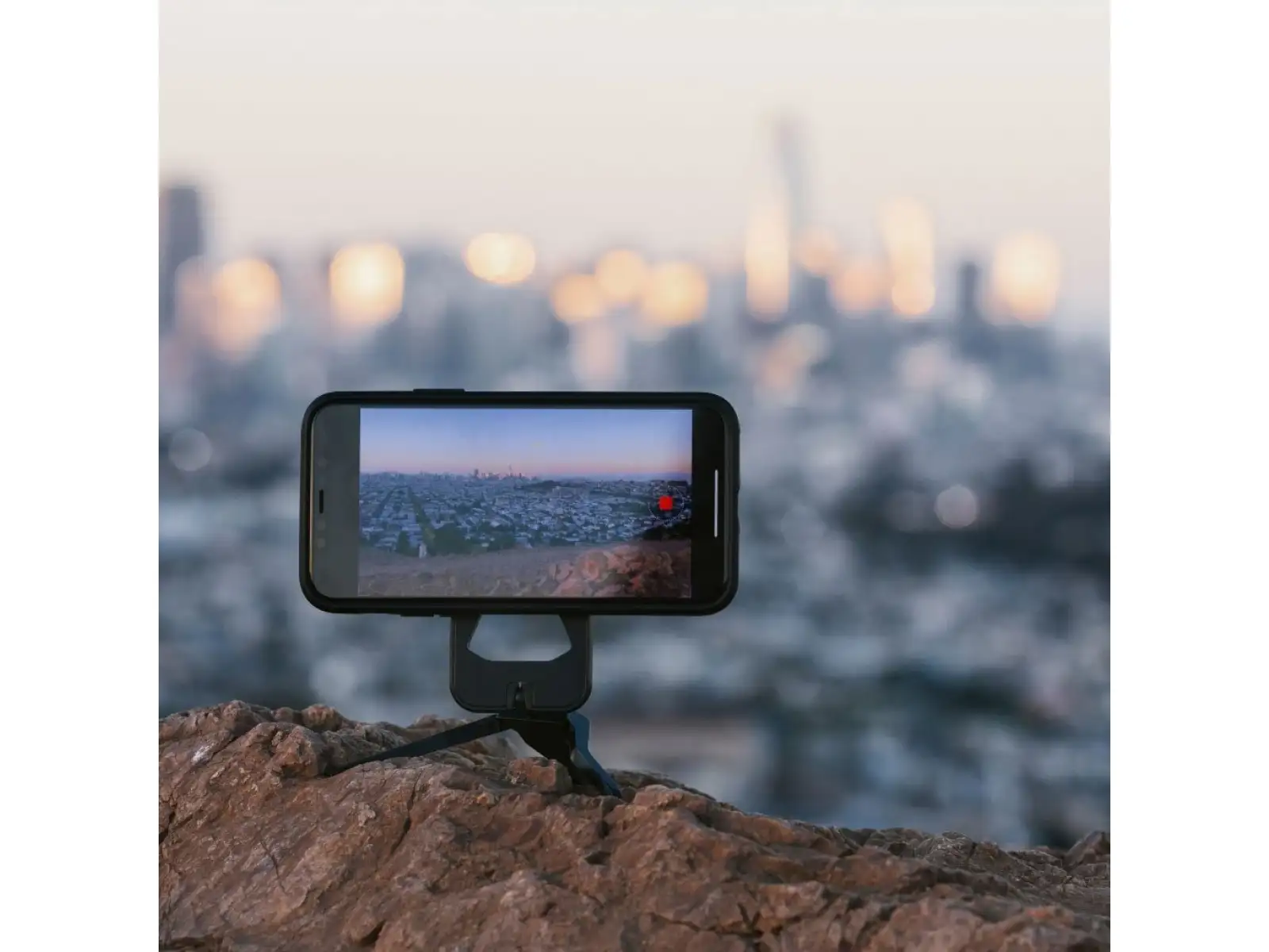 Peak Design Everyday V2 case for iPhone 15 Pro Sage