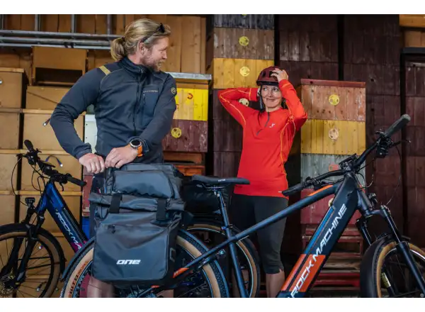 One Bikeparts RC.Bag 30 With Avs bag black