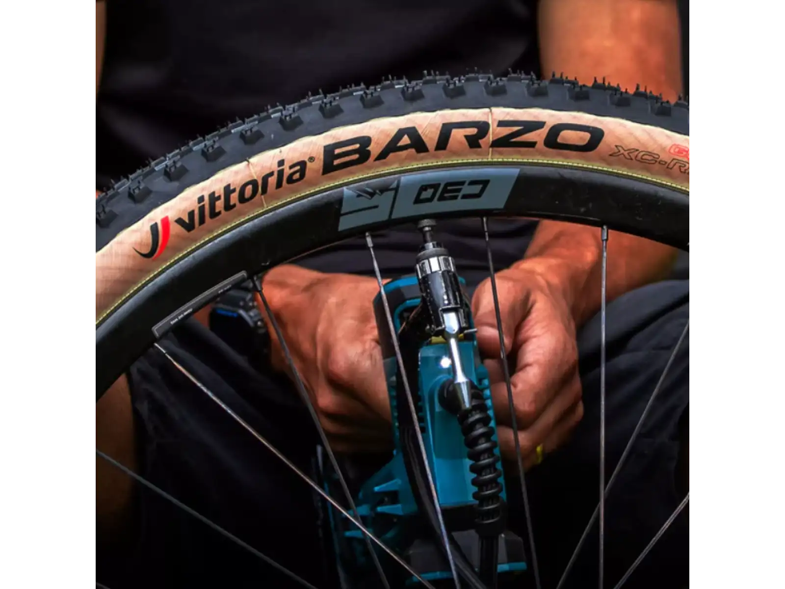 Vittoria Barzo XC Race G2.0 29x2.10" tire Tanwall