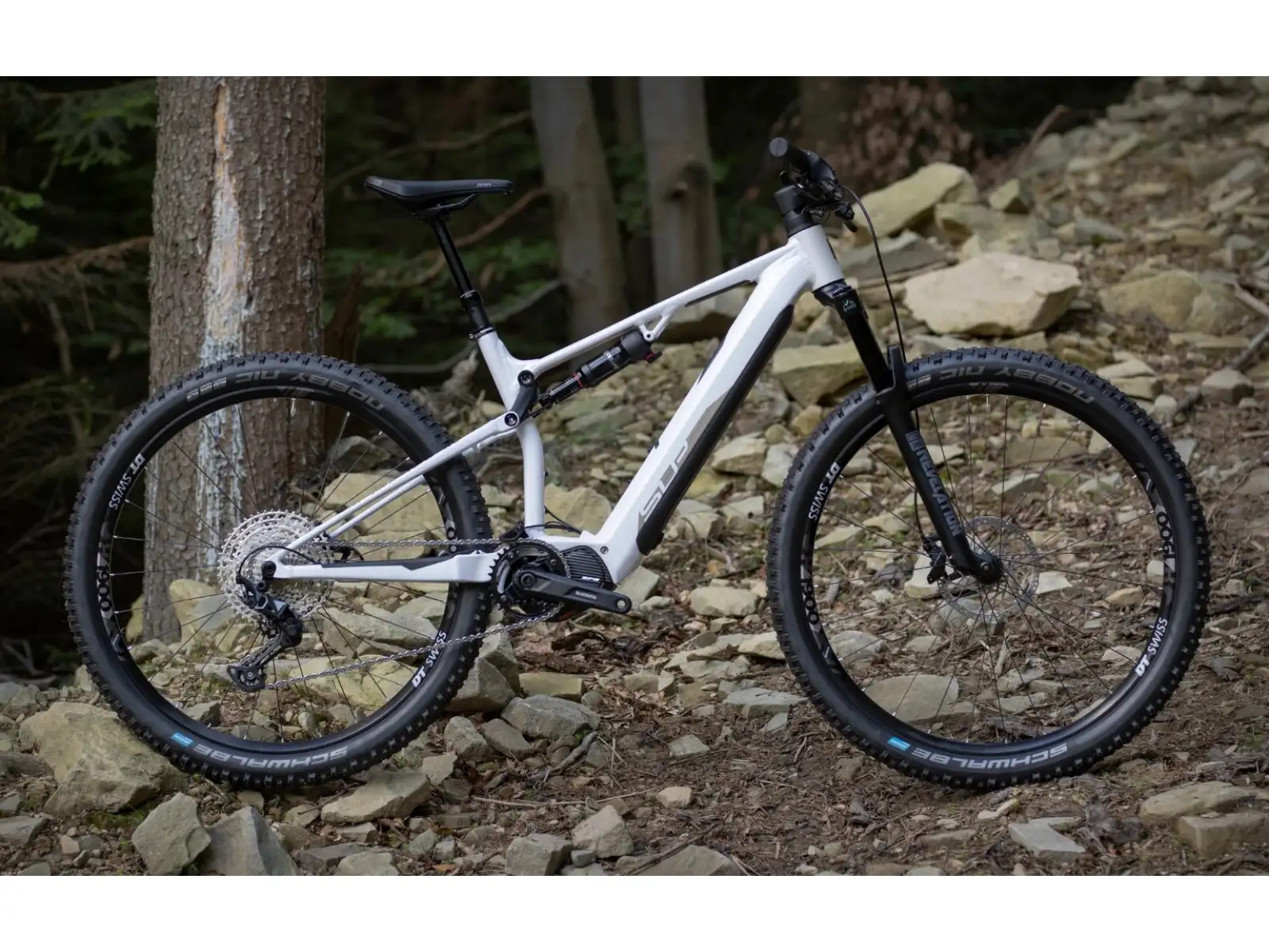 Superior eXF 9039 full-suspension e-bike Gloss White/Chrome Silver