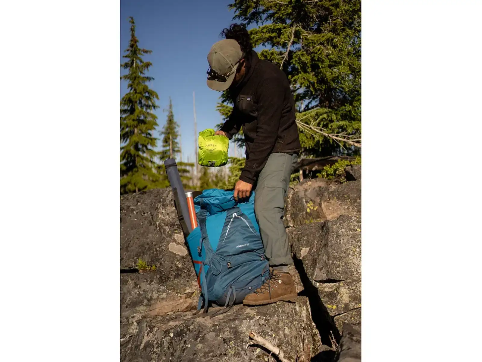 Osprey ATMOS AG LT 65 backpack Night shift/scoria blue L/XL