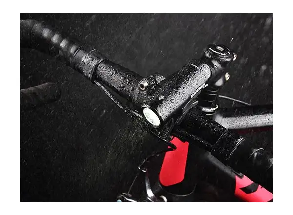 Ravemen CR600 front light