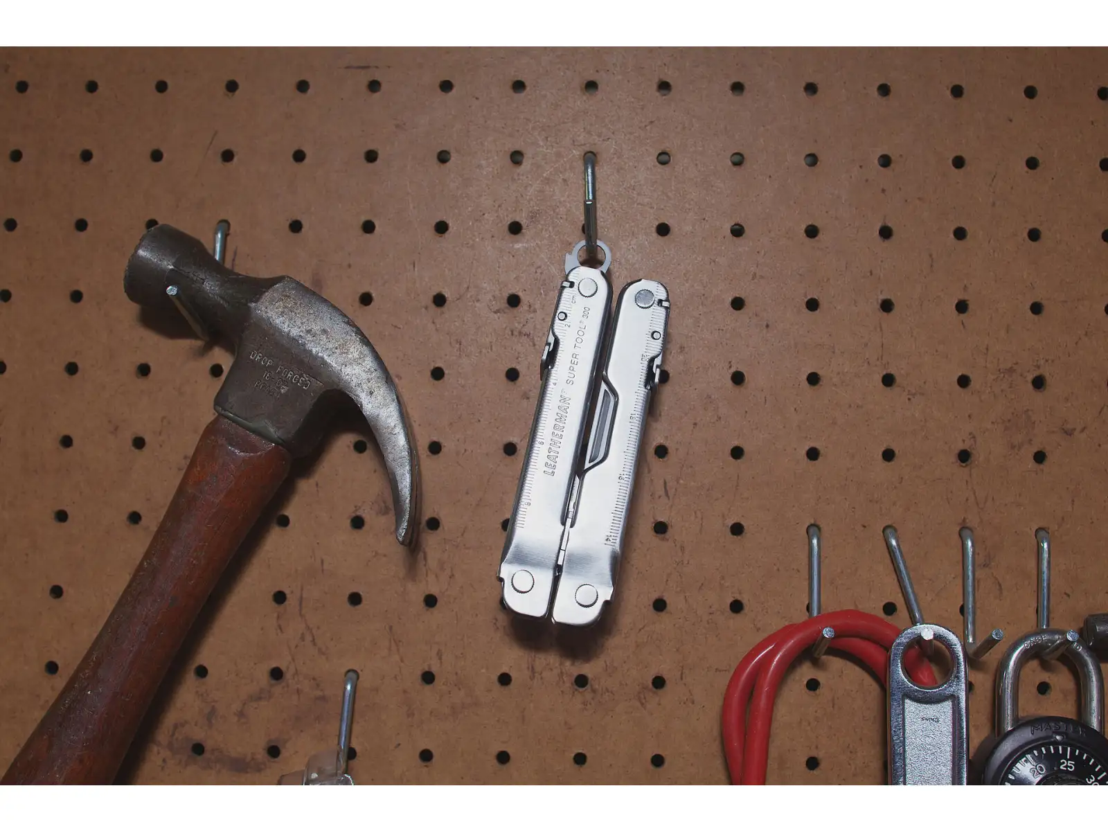 Leatherman Super Tool 300 box multitool