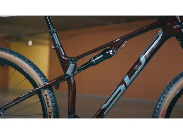 Superior Team XF 29 Issue R full-suspension mountain bike Gloss Red Carbon/Chrome