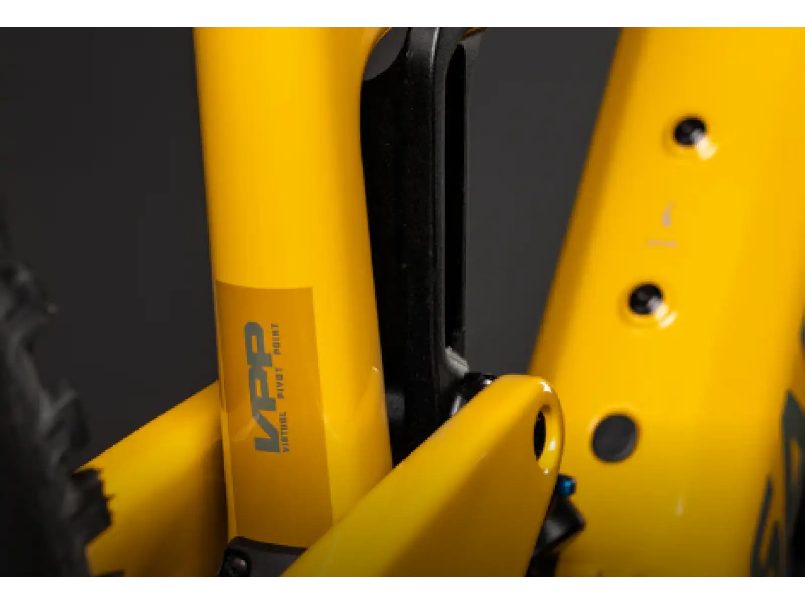 Santa Cruz Heckler SL 1 C 70 full-suspension e-bike Gloss Mustard Yellow