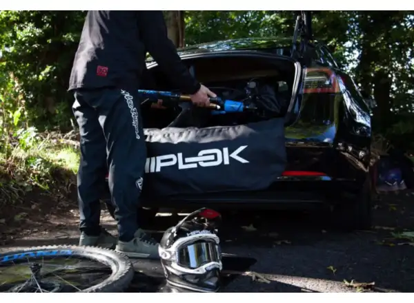 Hiplok Rideshield protective pad 2700 x 1020 mm black