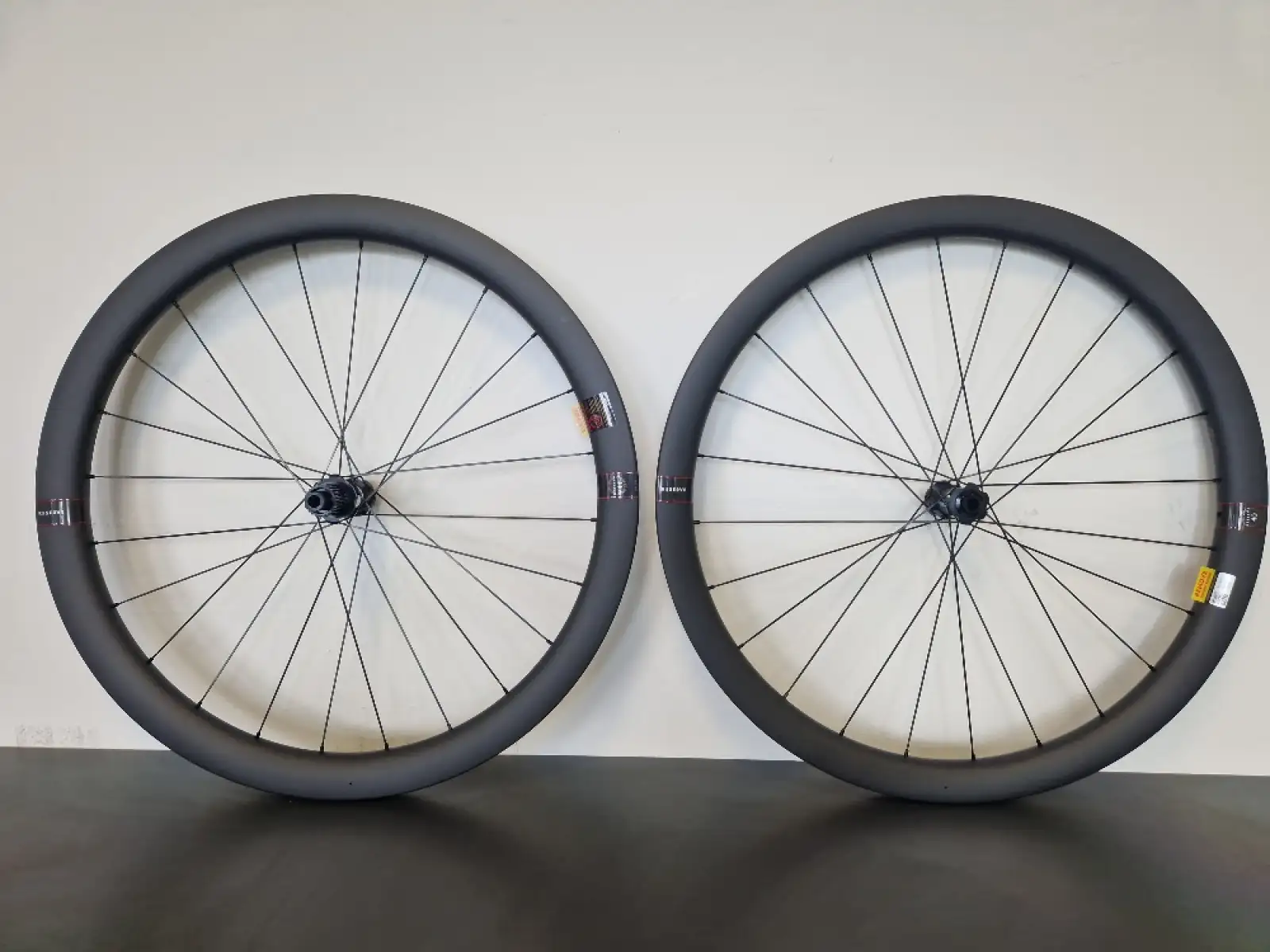 Reserve 40/44 GR 700c DT 350 CL carbon gravel laced wheels hub Microspline - Taken off the bike