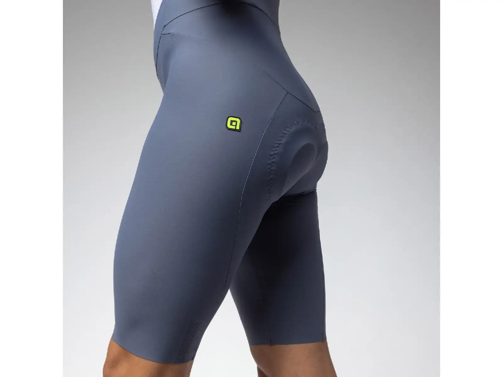 Alé R-EV1 GO men's shorts with pad and bib Steel