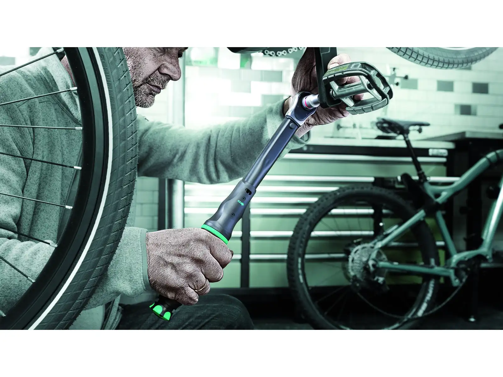 Wera Click-Torque B 1 3/8" 10-50 Nm torque wrench with ratchet