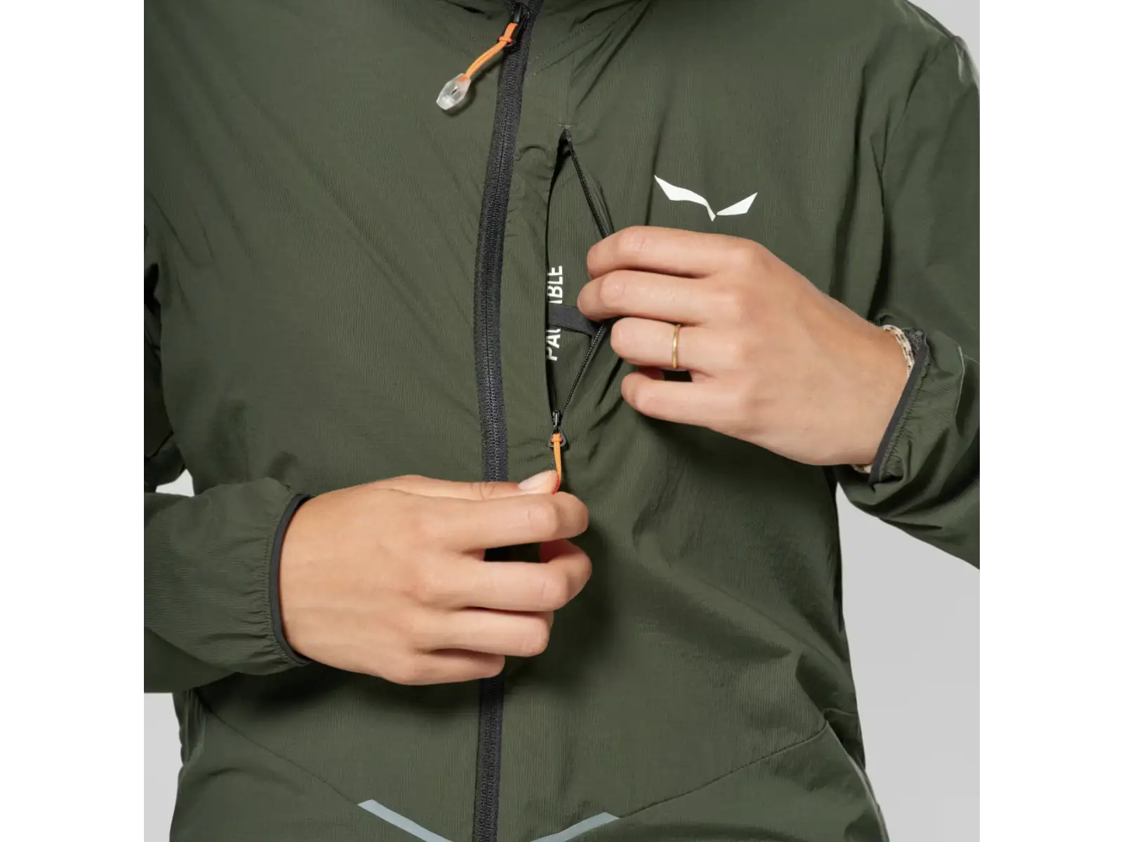 Salewa Pedroc Wind Light women's jacket Dark Olive