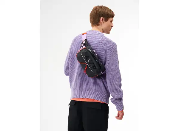 Aevor taštička přes rameno/ledvinka/cyklo řídítka AEVOR Bar Bag PROOF DUAL DIP VIOLETT RUS