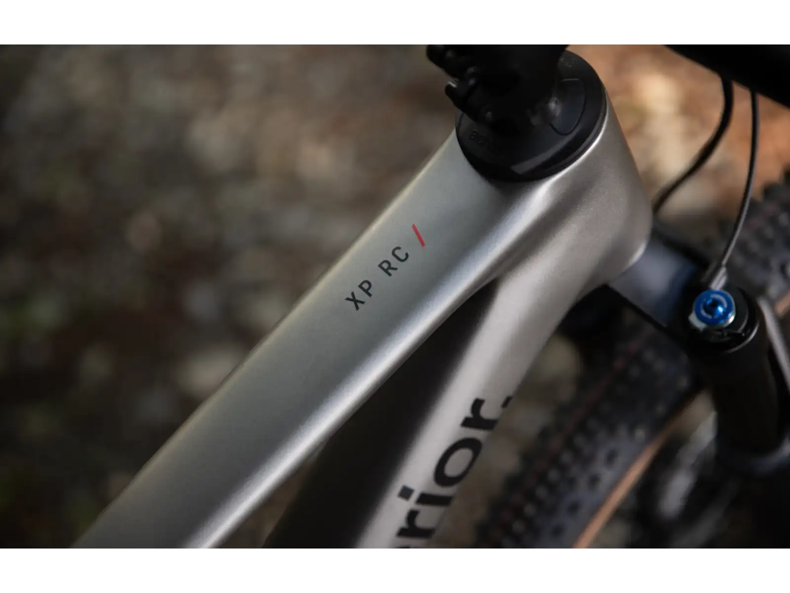 Superior XP 9.8 mountain bike Matte Carbon/Dark Chrome