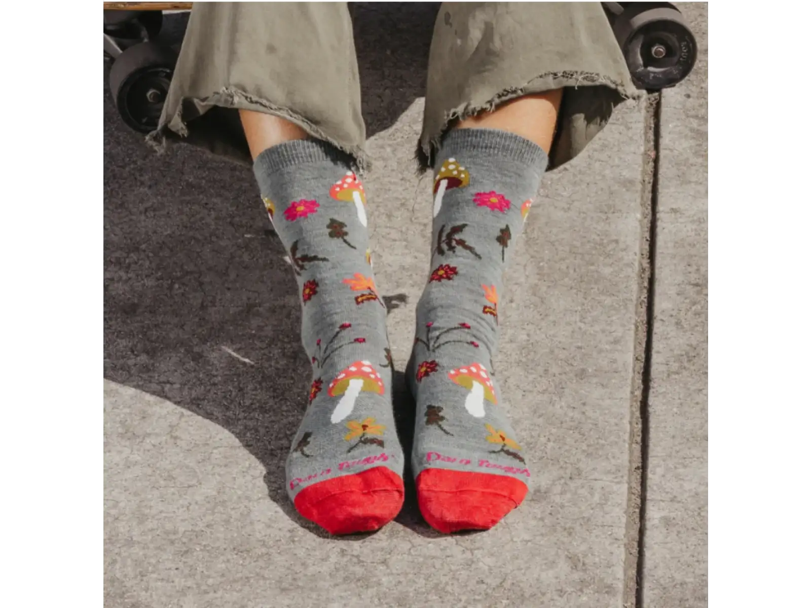Darn Tough Shroom Bloom Crew Lightweight women's socks Seafoam