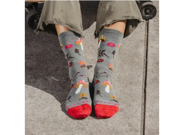 Darn Tough Shroom Bloom Crew Lightweight women's socks Seafoam