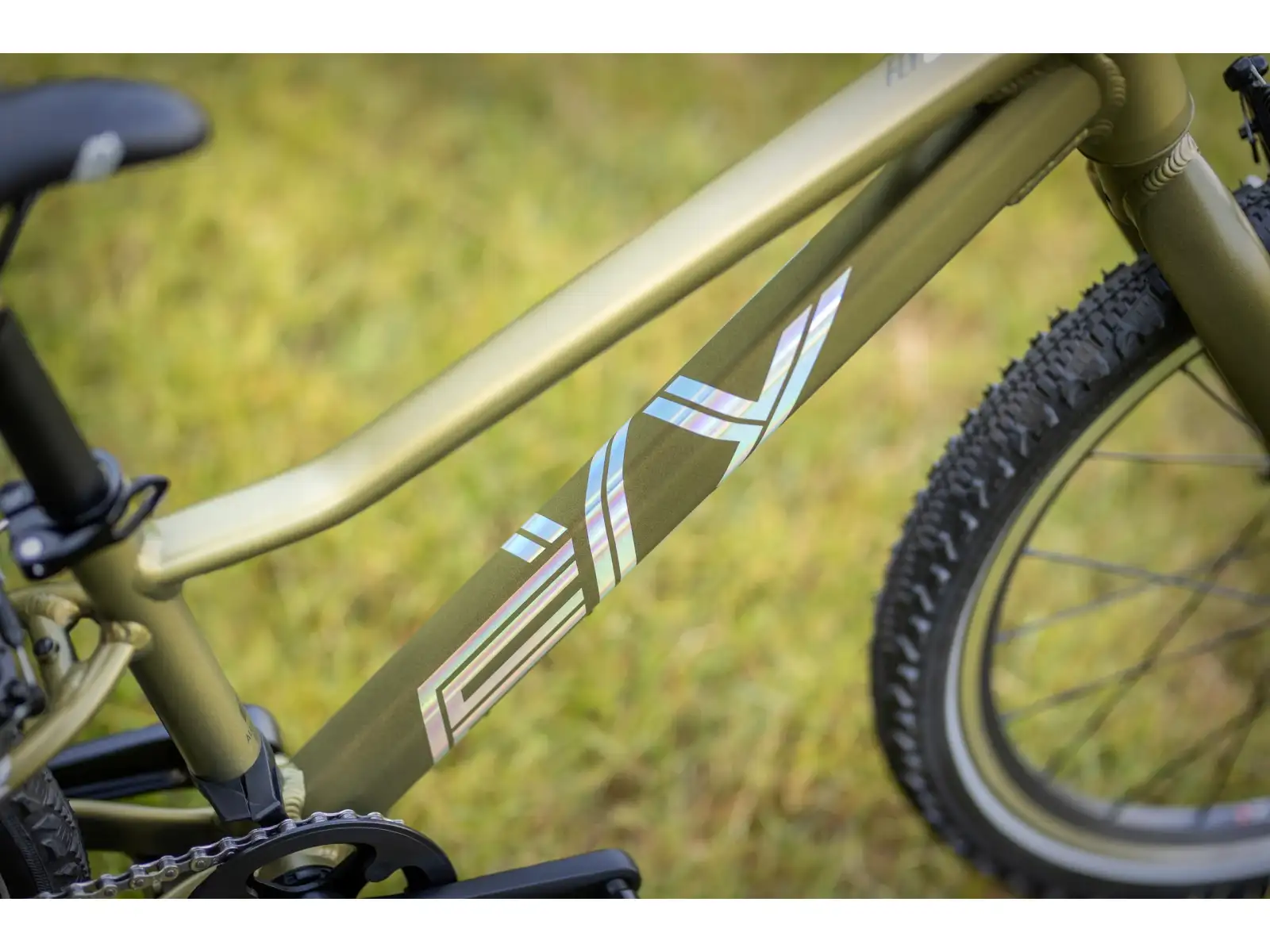 Superior F.L.Y. 20 VB Matte Olive Metallic/Hologram Chrome children's mountain bike