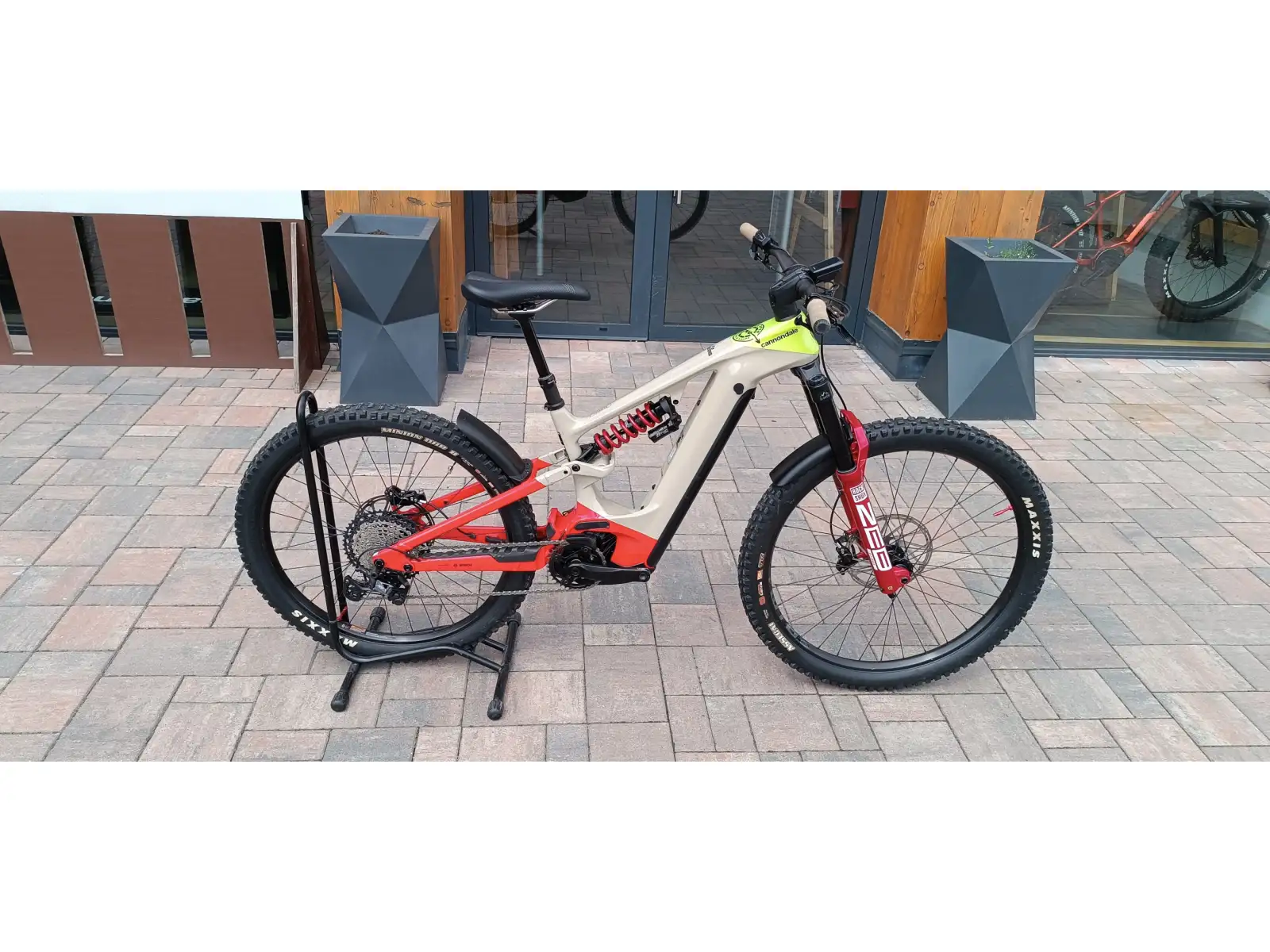 Cannondale Moterra Neo Carbon LT 1 QSD full-suspension e-bike size S DEMONSTRATION