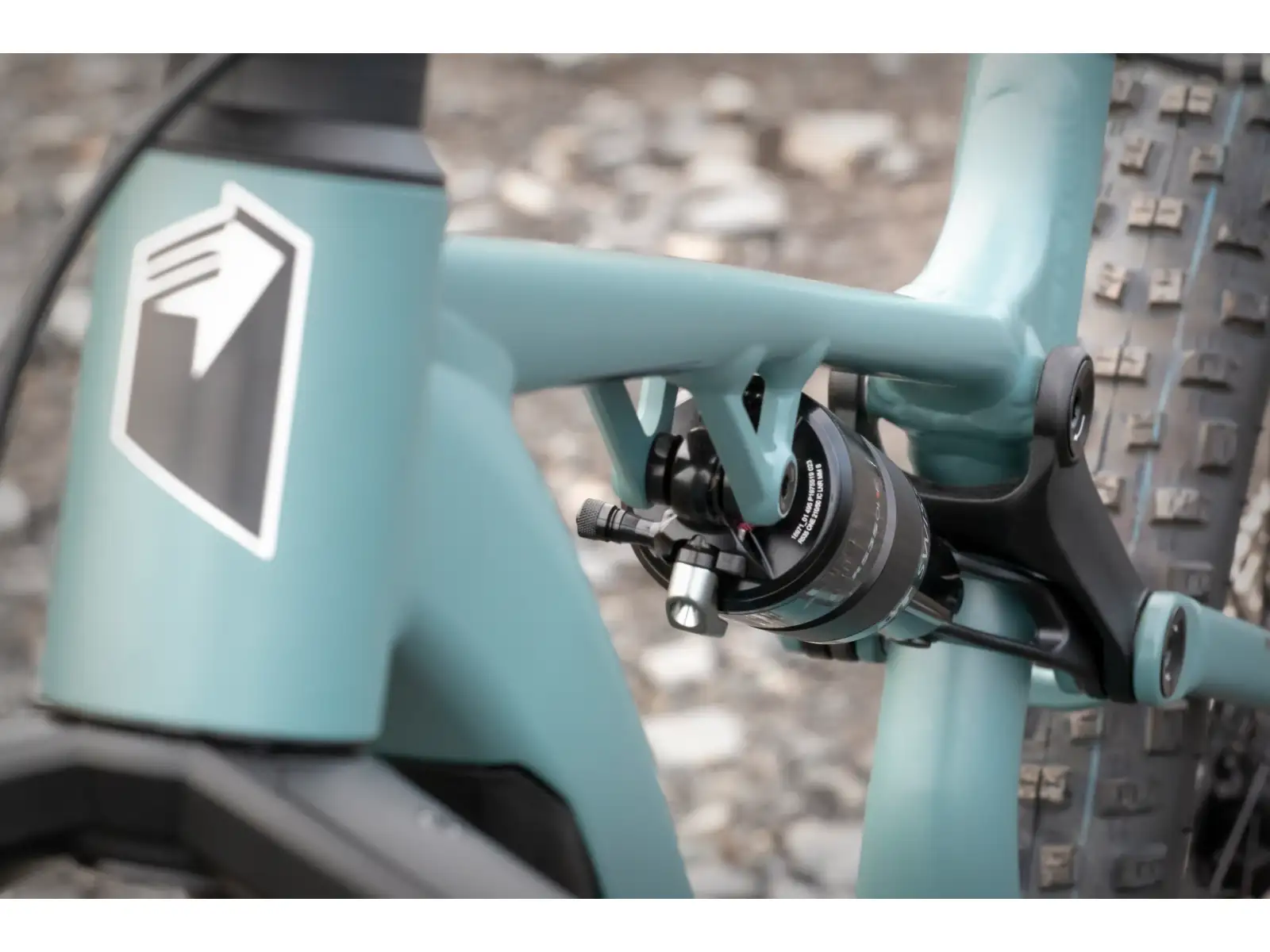 Superior eXF 9049 R mountain e-bike matte trooper green/chrome silver