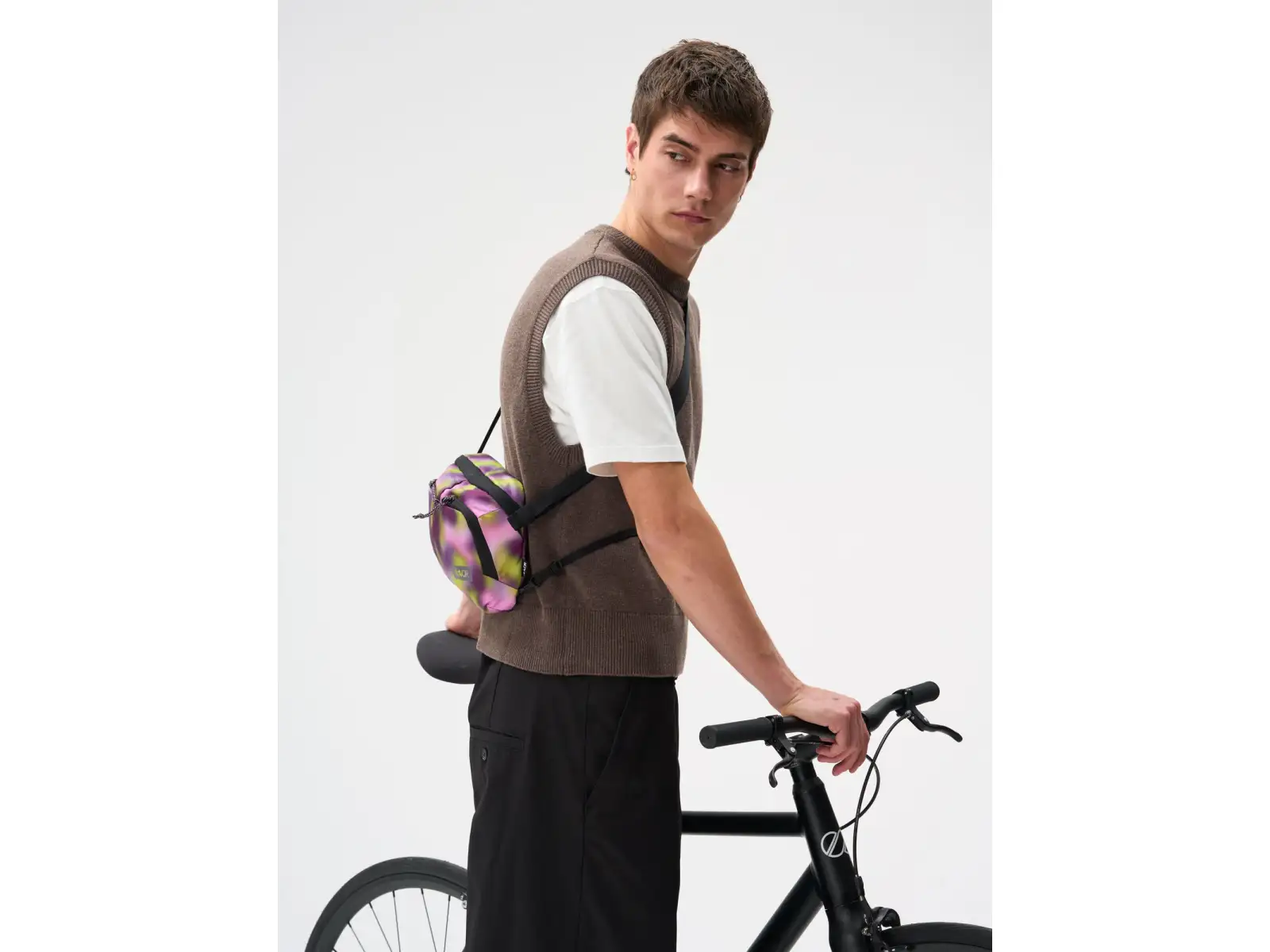 Aevor Sacoche shoulder bag 4 l Ripstop Psychedelic Slush