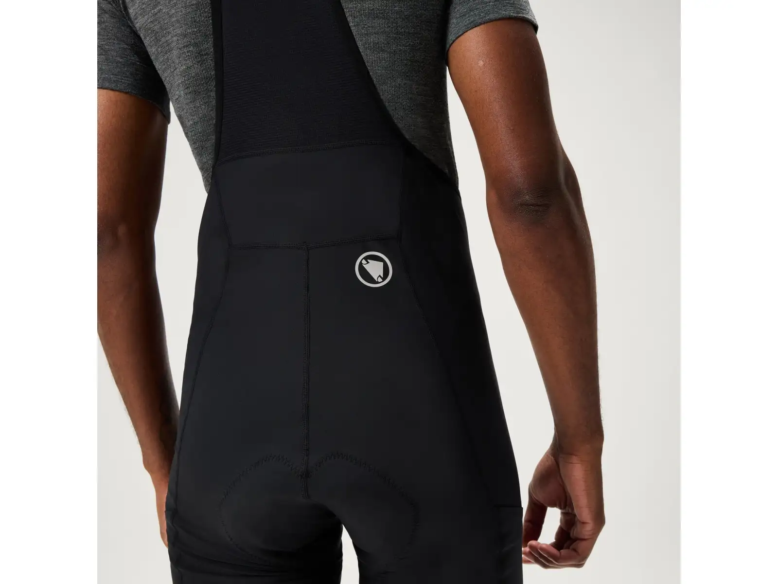Endura Loop men's shorts with pad and bib Black