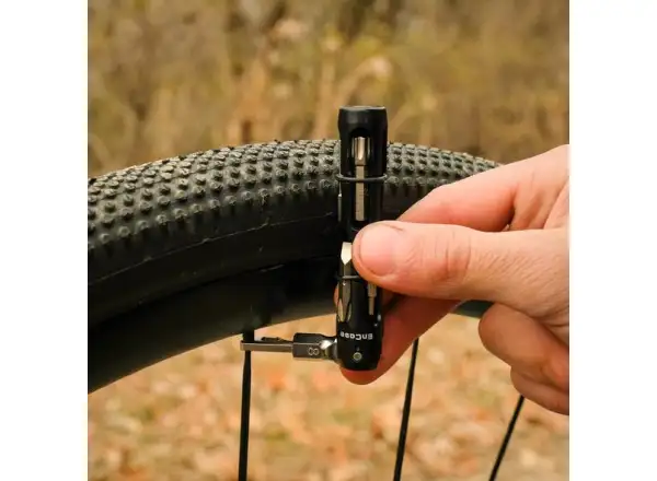 Wolf Tooth EnCase multitool 14 functions