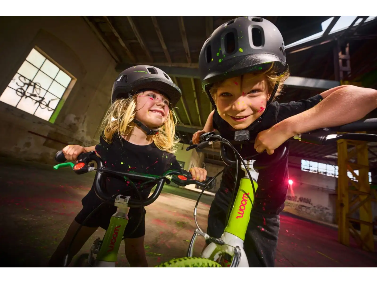 Woom GO 2 kids bike neon lime