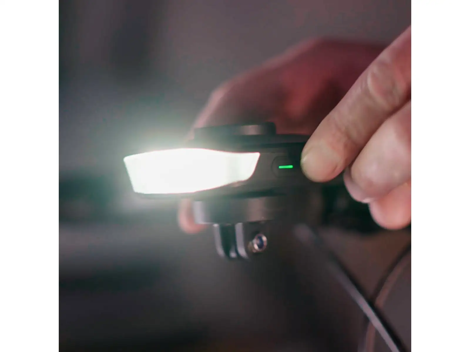 Ravemen FR1500 front light