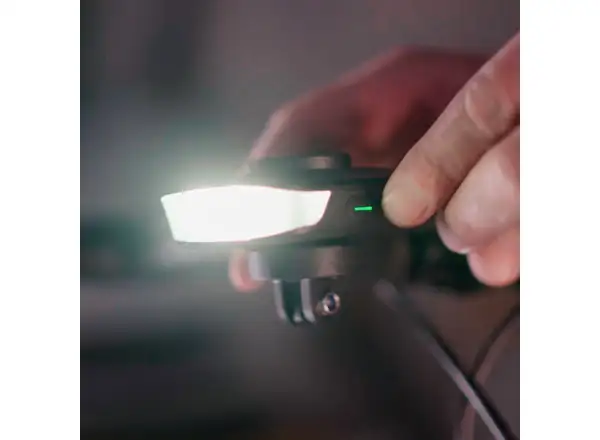 Ravemen FR1500 front light
