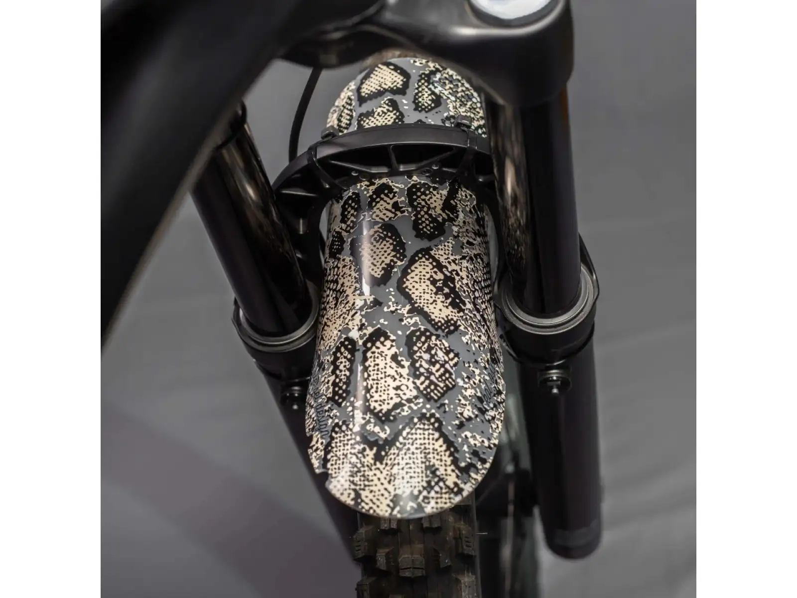 Rie:sel Design Kol:oss mudguard Snake
