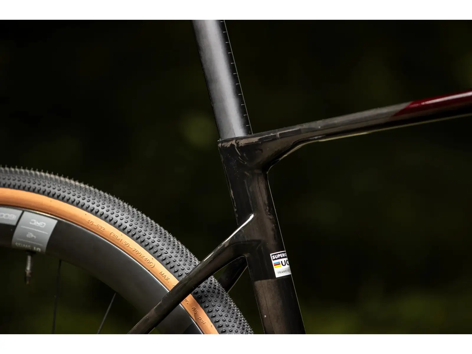 Superior XR 9.9 GR gravel bike Matte Carbon/Gloss Red