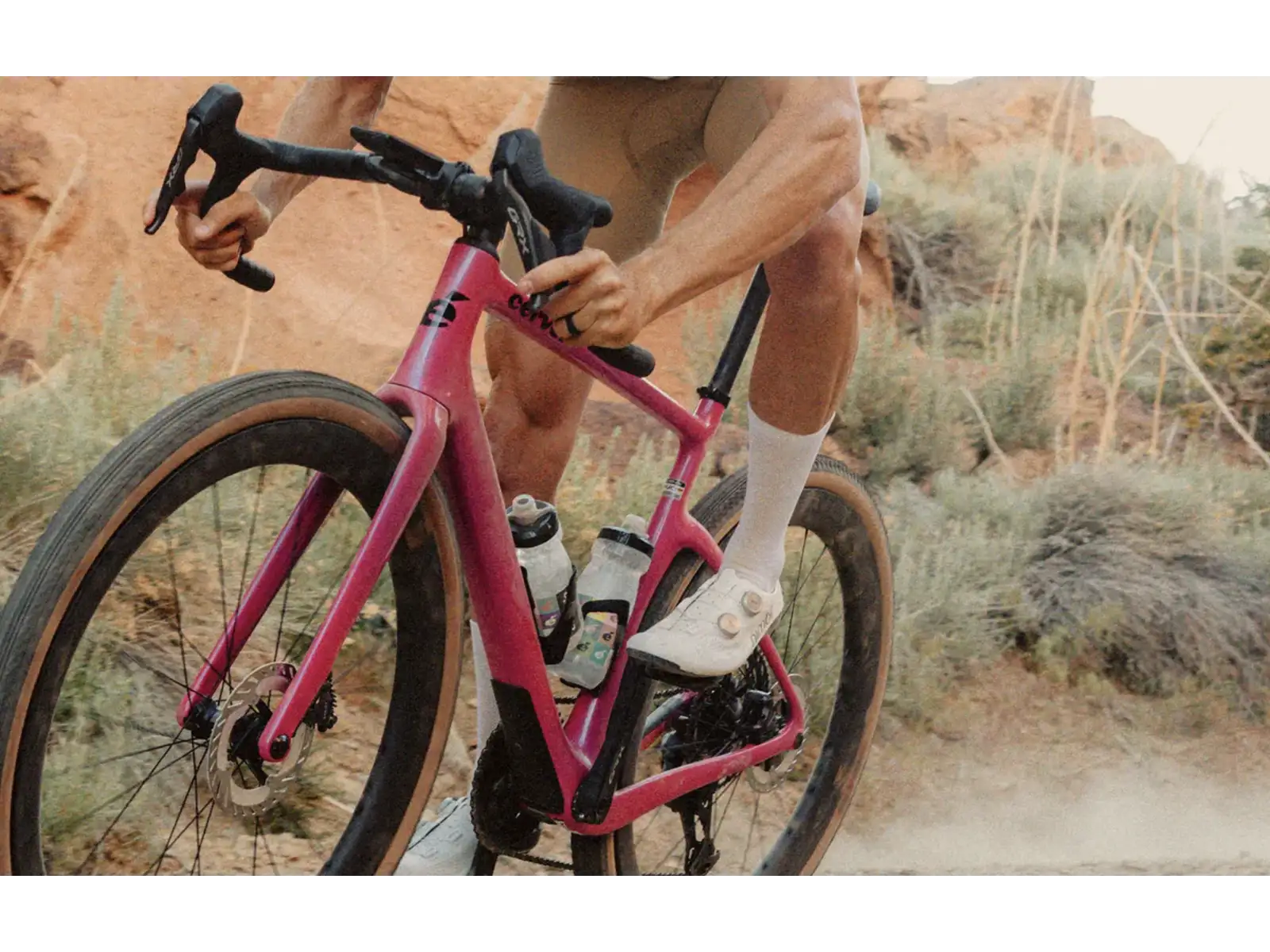 Cervélo Aspero SRAM Rival AXS 1 gravel bike Dusty Unicorn