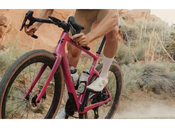 Cervélo Aspero SRAM Rival AXS 1 gravel bike Dusty Unicorn