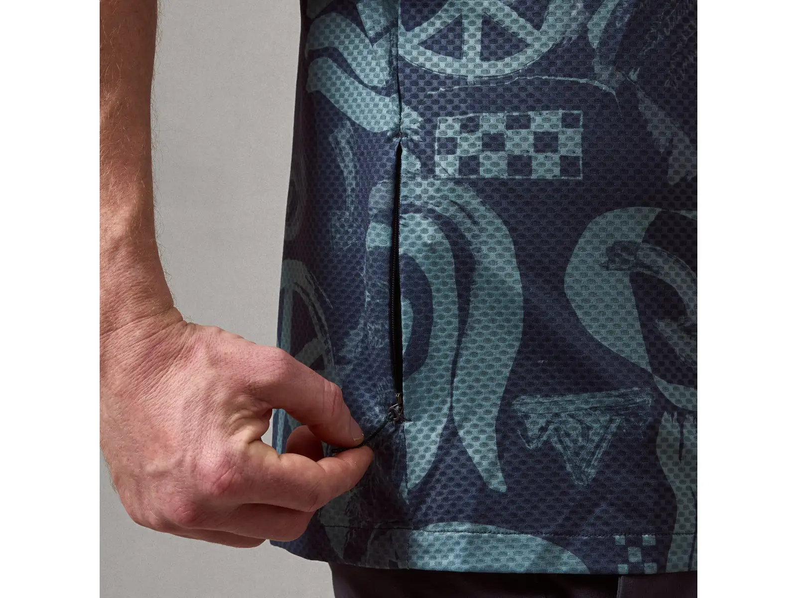 Endura AllTrack Ride cycling shirt Carbon Grey